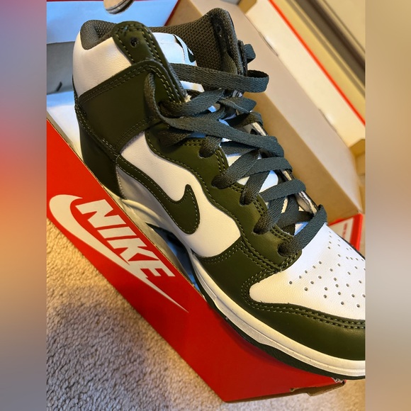 BRAND NEW IN BOX- green and white Nike high dunks - Picture 1 of 5